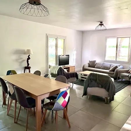 Cocon De Verdure Avec Piscine Privee