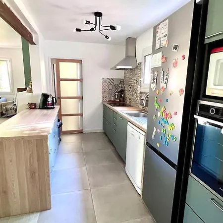 Vila Cocon De Verdure Avec Piscine Privee *