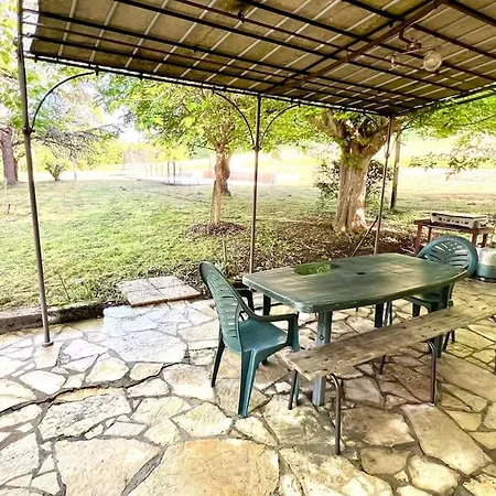 Cocon De Verdure Avec Piscine Privee Vila