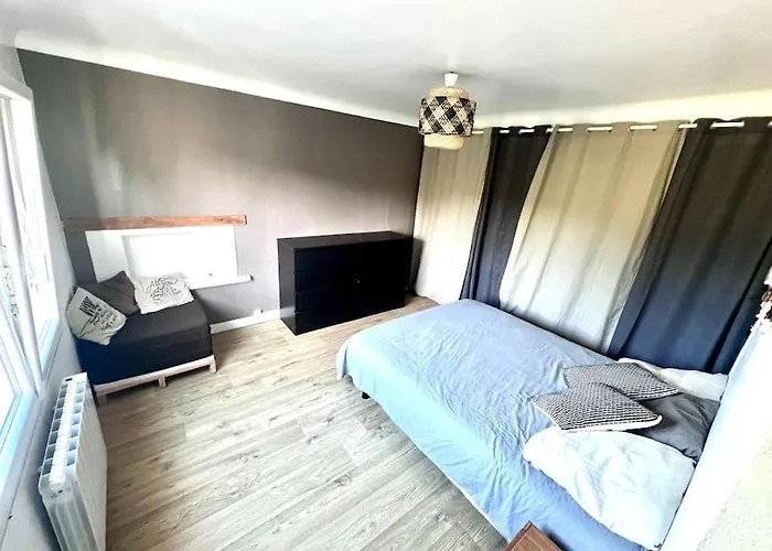 Cocon De Verdure Avec Piscine Privee