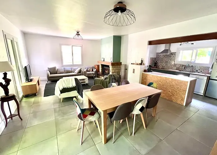 Cocon De Verdure Avec Piscine Privee Cuneges