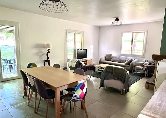 Cocon De Verdure Avec Piscine Privee